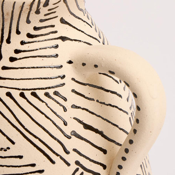 Urbi Vase